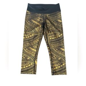 Zumba Capri Gold Patterned Leggings